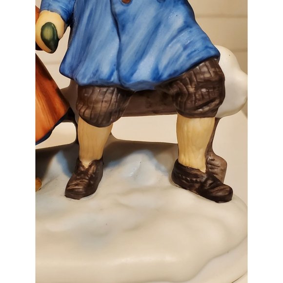 Vintage Avon Christmas Memories 1981 Porcelain Figurine - Picture 8 of 16